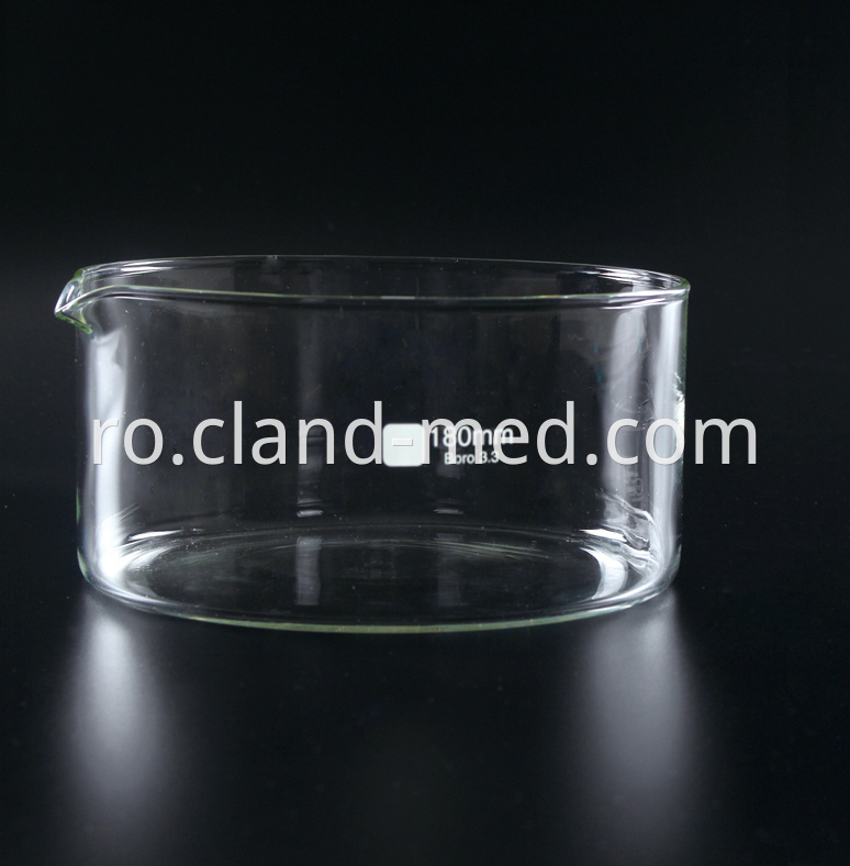 1173 Crystallizing Dish with Spout (1)